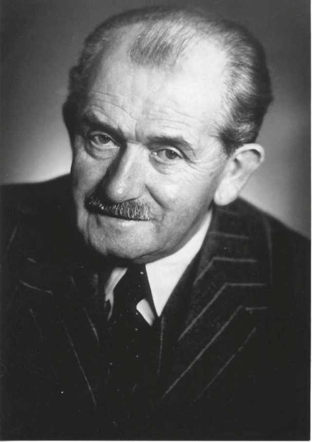 Biografi Ferdinand Porsche, Kisah Insiyur Otomotif Terbaik Pendiri ...