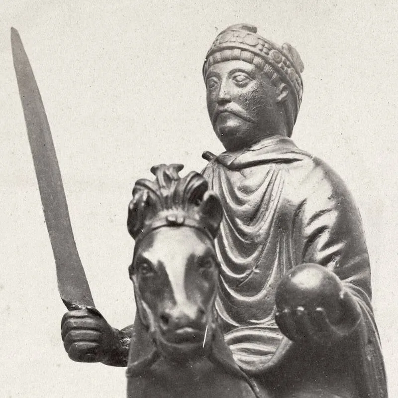 Patung Charlemagne diabadikan Charles Marville